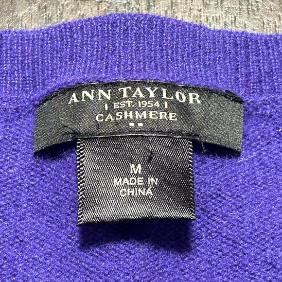 Ann Taylor Purple Cashmere Sweater Size Medium - Picture 3 of 8
